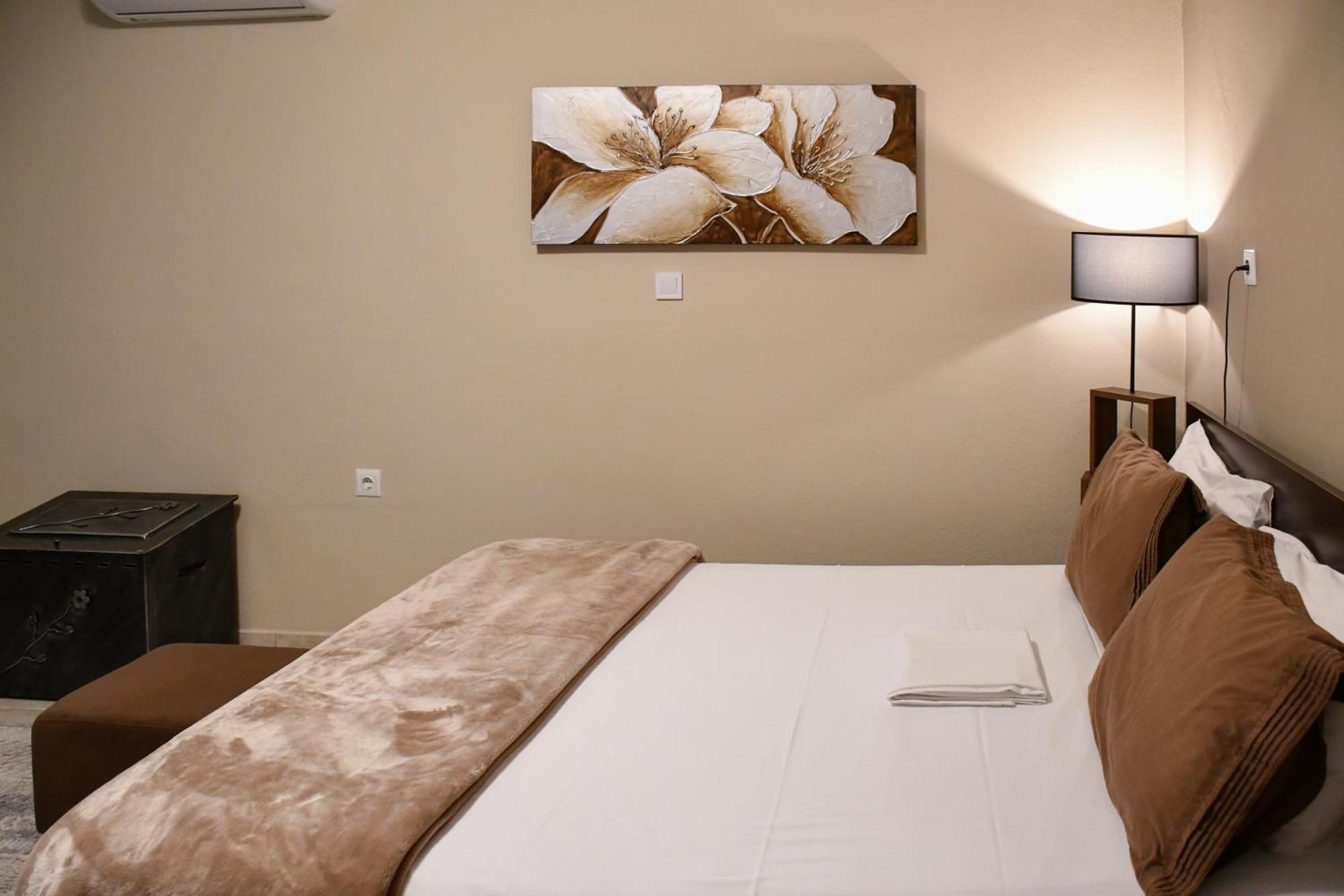 Toula Rooms Ángistron Exteriér fotografie
