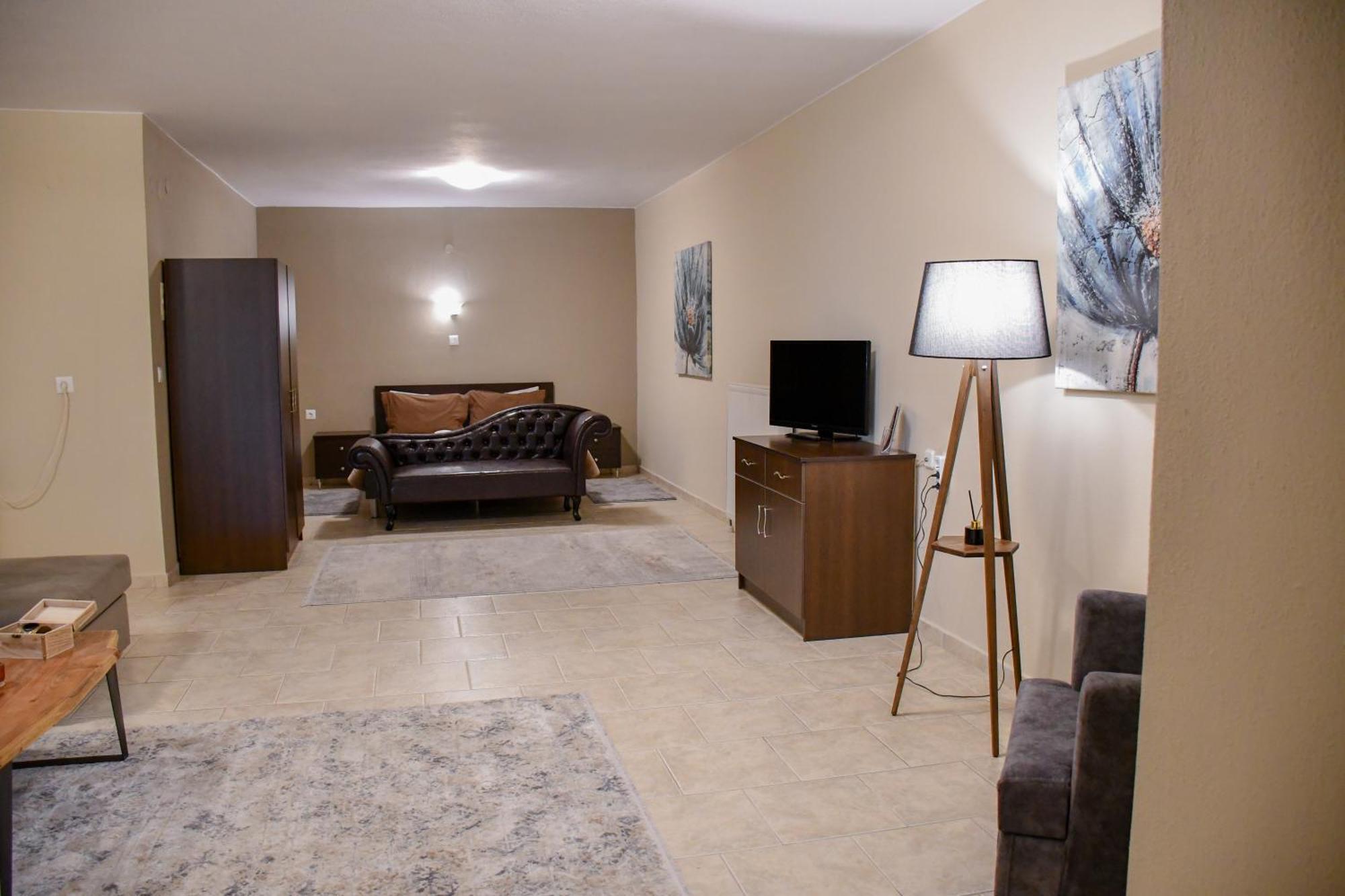 Toula Rooms Ángistron Exteriér fotografie