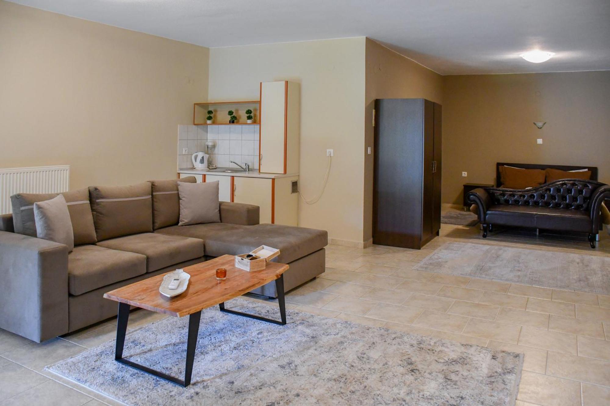 Toula Rooms Ángistron Exteriér fotografie