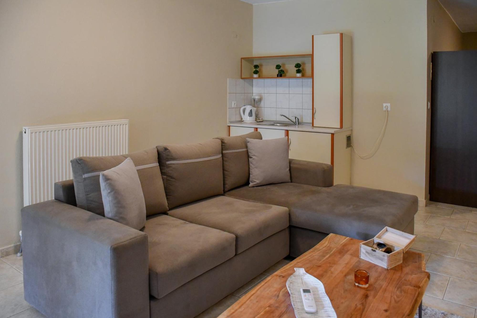 Toula Rooms Ángistron Exteriér fotografie