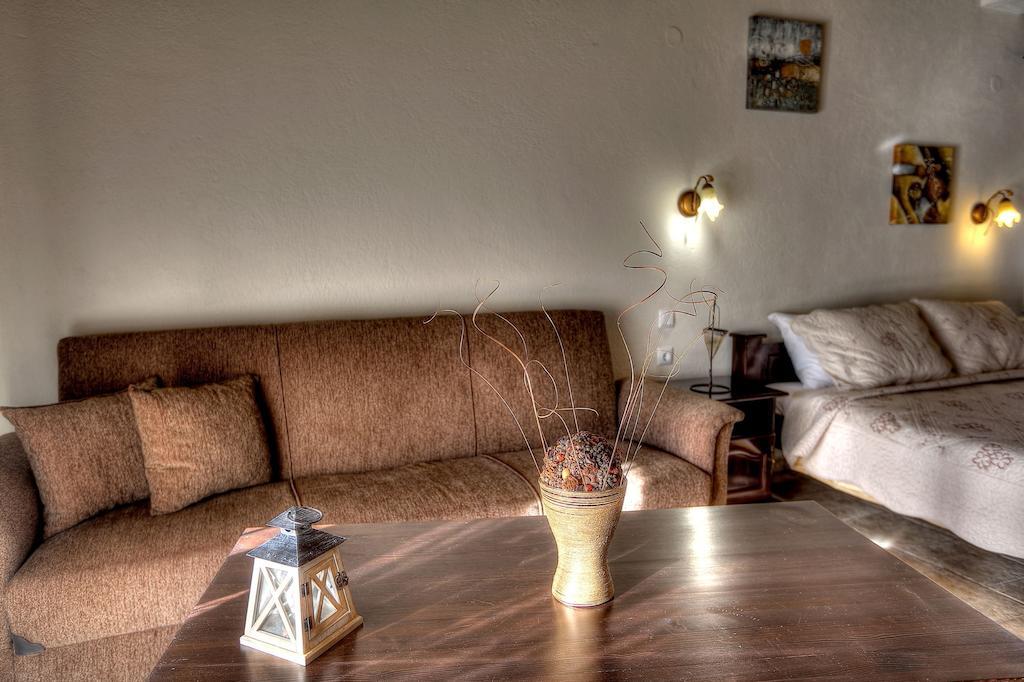 Toula Rooms Ángistron Pokoj fotografie