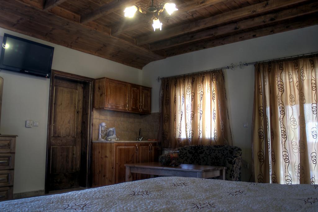 Toula Rooms Ángistron Exteriér fotografie